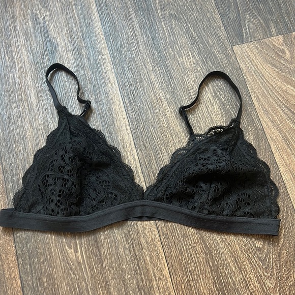Black Bralette - Picture 1 of 4